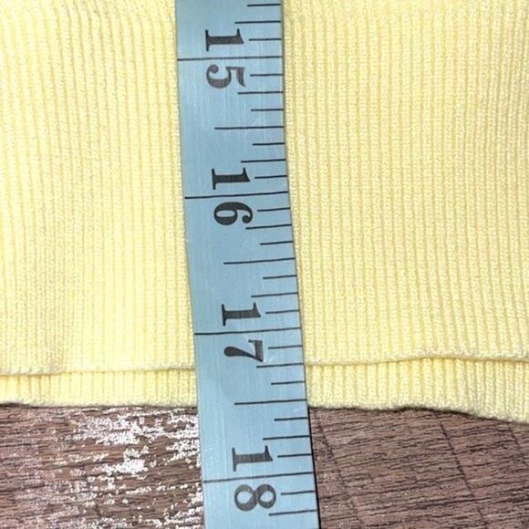 Mimosa Women's‎ Ribbed Knit Cropped Pullover Sweater Yellow Size Medium - Picture 6 of 6